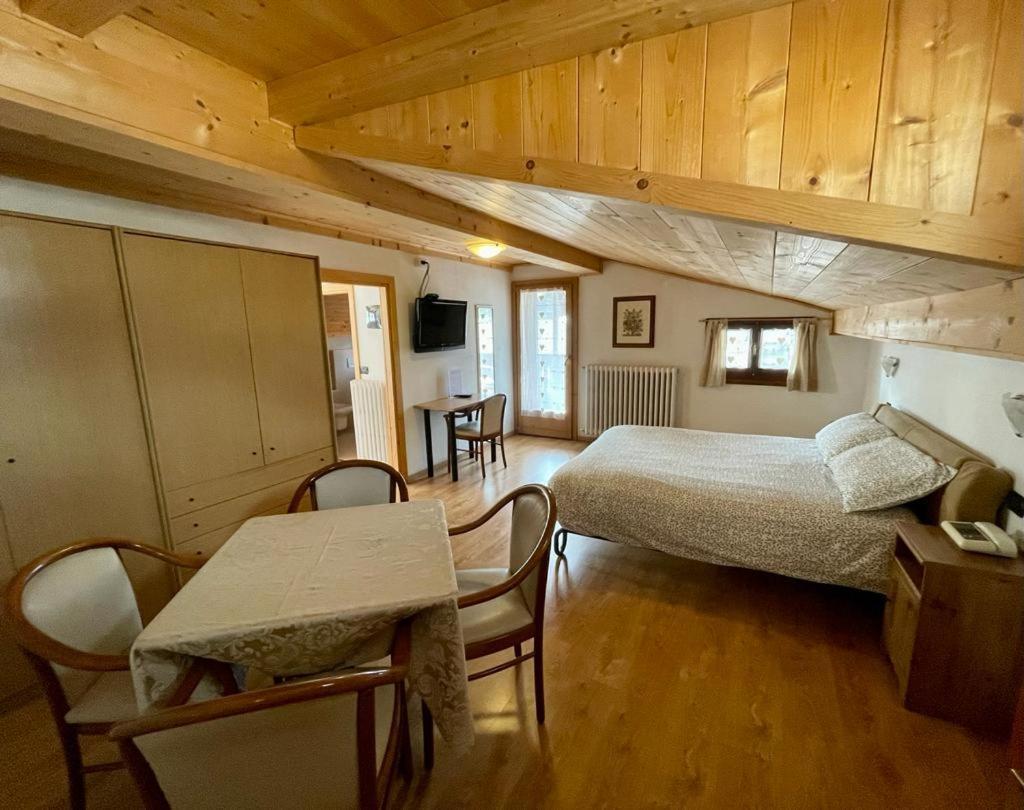 Ambassador Rooms In Bormio, Solo Camera Senza Colazione Exterior photo