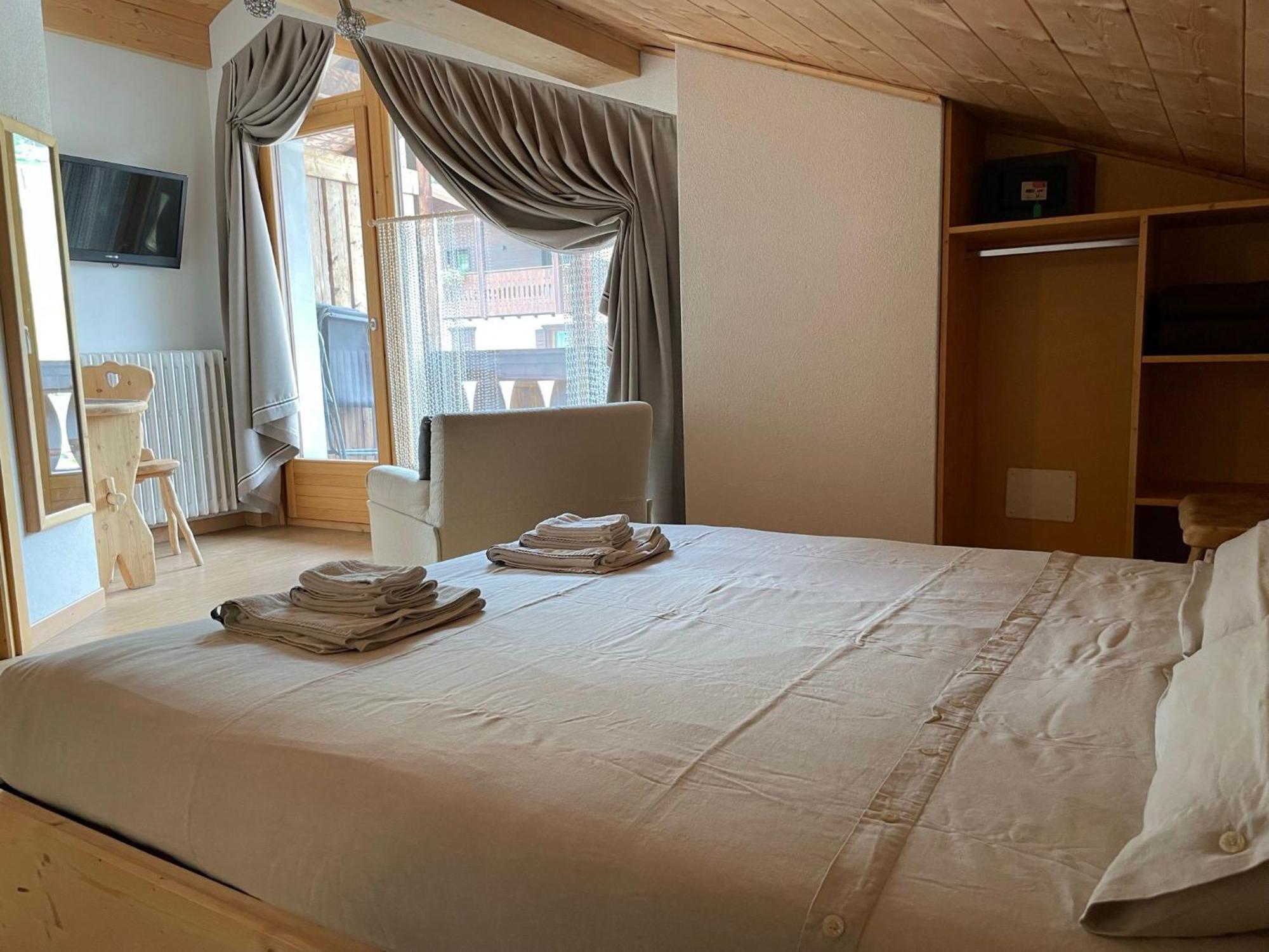 Ambassador Rooms In Bormio, Solo Camera Senza Colazione Exterior photo